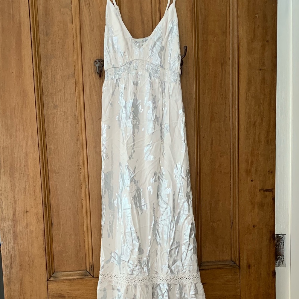 Missimo Supply Co white w/silver print maxi dress